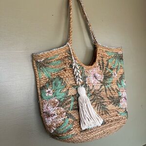 Time and Tru Woven Floral Jute Rug Tote Bag w/ Shells & Tassel India